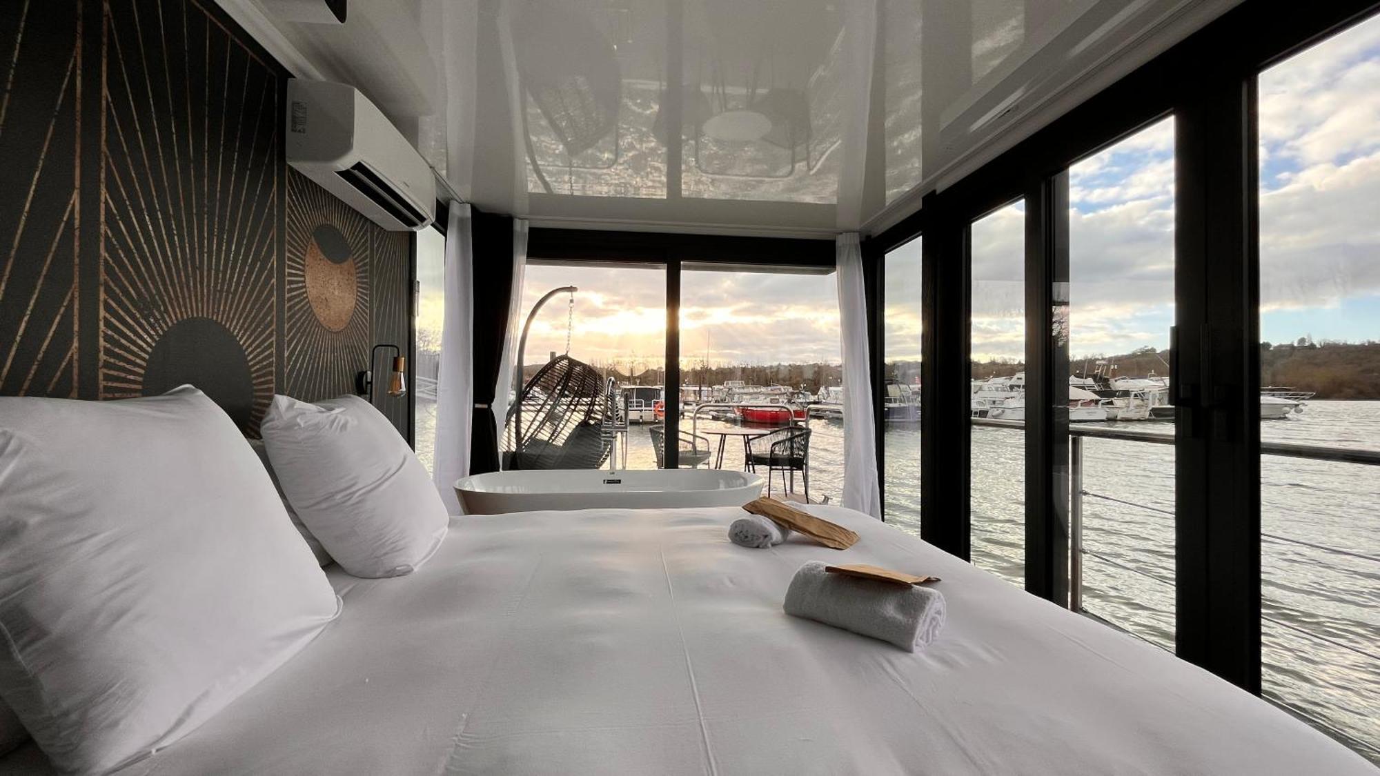 L'Escale Royale Saint-Martin-La-Garenne Port Ilon - Seine - Giverny ภายนอก รูปภาพ