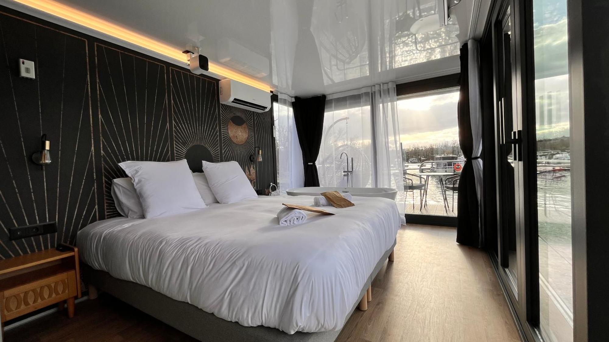 L'Escale Royale Saint-Martin-La-Garenne Port Ilon - Seine - Giverny ภายนอก รูปภาพ